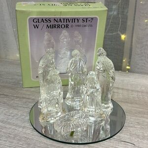 Glass Nativity St-7 with Mirror
